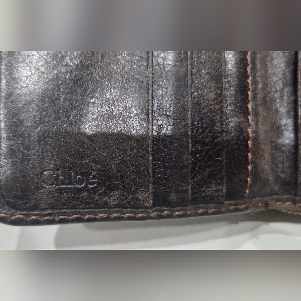 Chloé Brown Leather Wallet With Gold Hardware - Picture 2 of 15